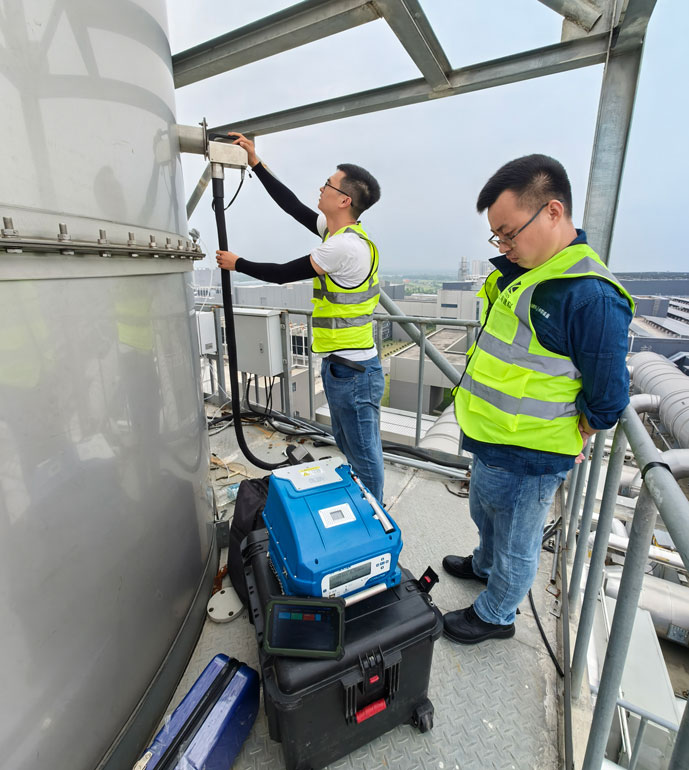 配合湖北環(huán)境監(jiān)測站進(jìn)行非甲烷總烴項(xiàng)目現(xiàn)場測試